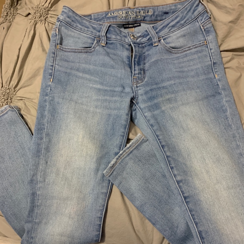 American Eagle light wash jeans size 4 short